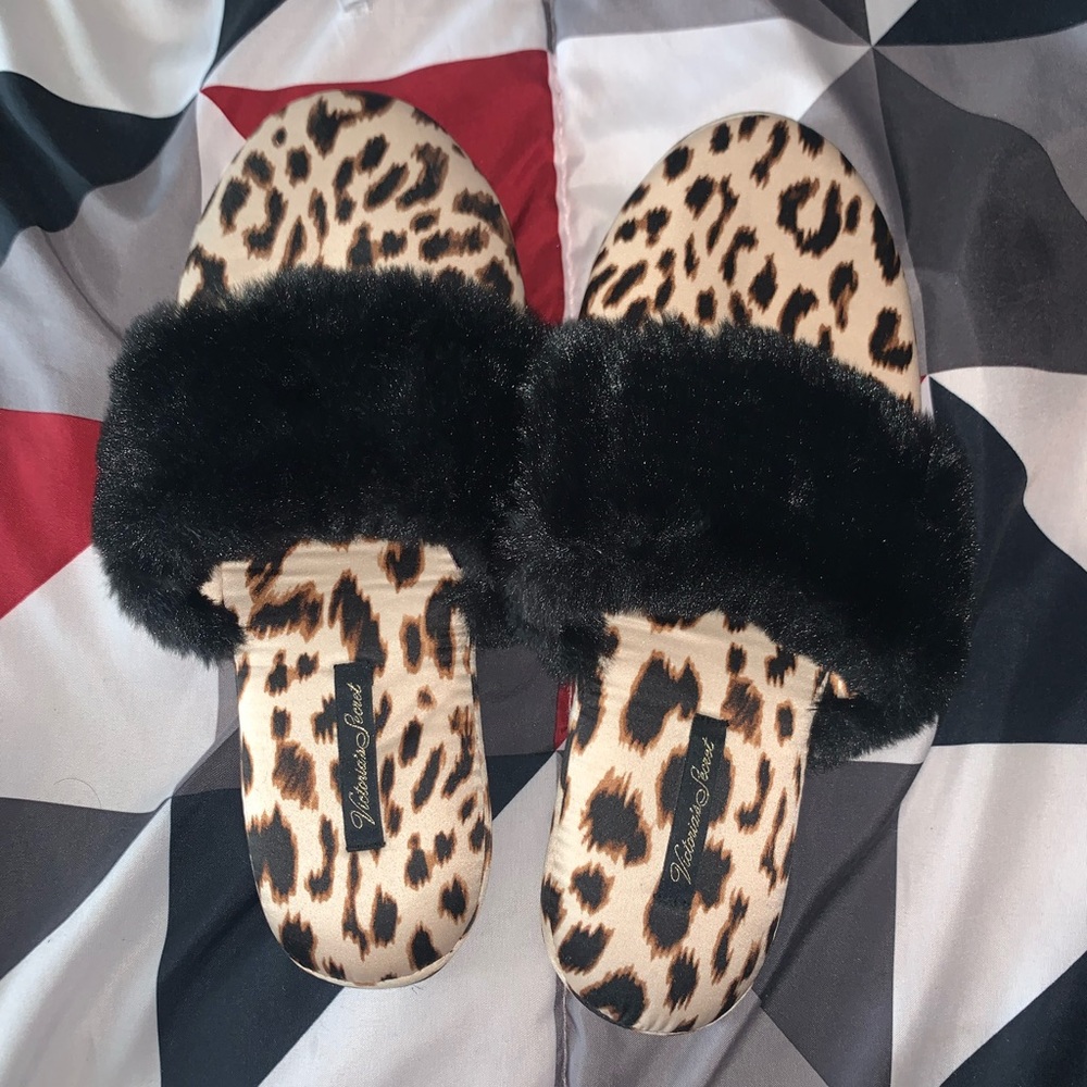 VS slippers